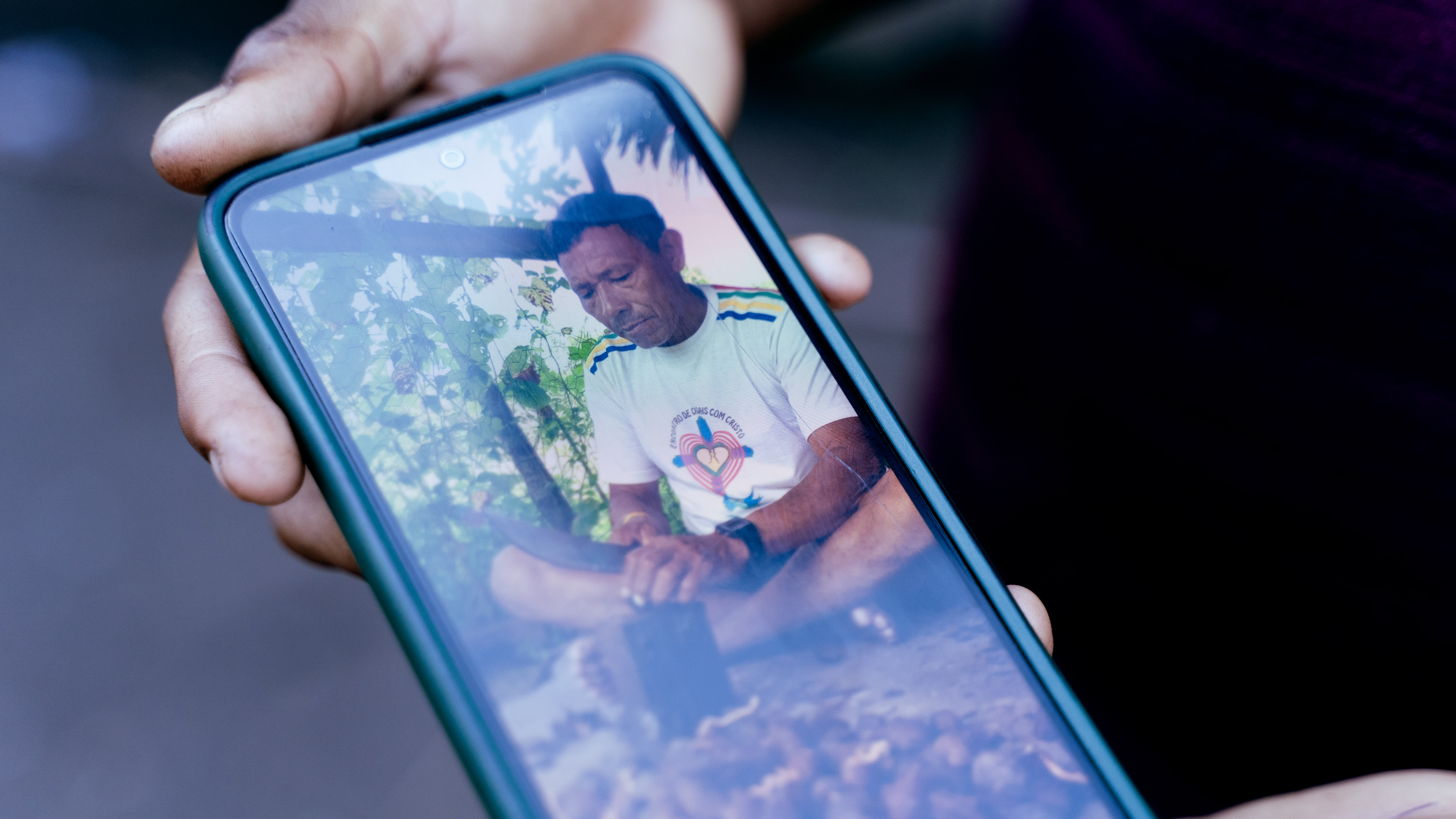 Os jovens aprendizes da Terra Indígena Arara registaram a coleta e técnicas e preparo durante o projeto piloto|Priscila Tapajowara/ISA