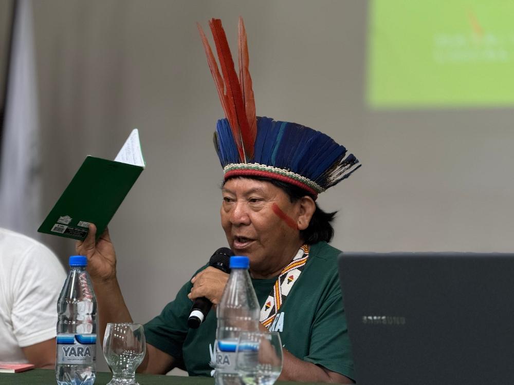 Davi Kopenawa durante arguição da banca de Edinho
