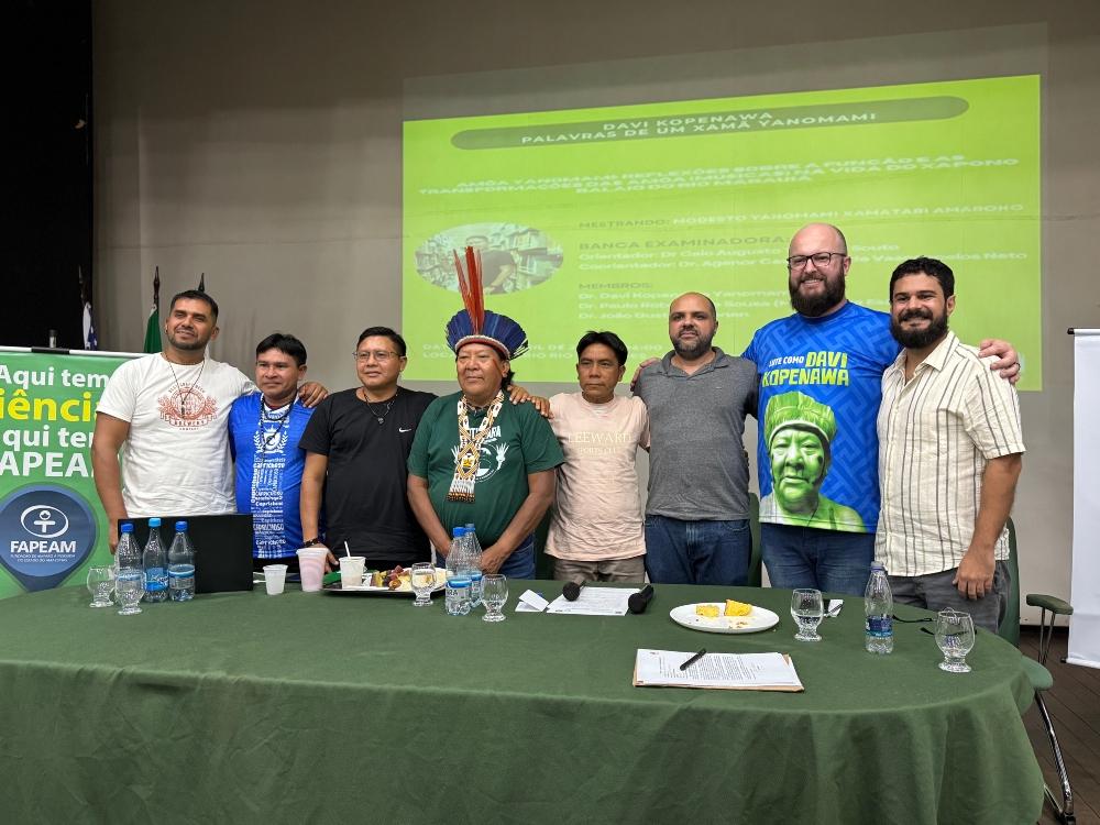 Paulo, Odorico, Modesto, Davi, Edinho, Caio, João e Agenor ao fim da defesa de Modesto