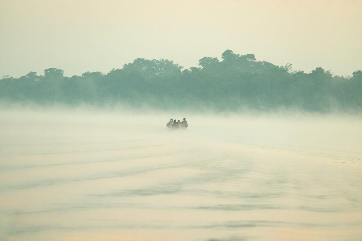 Neblina, fumaça e voadeira no rio Xingu, Polo Pavuru. 7ª Assembleia Geral da Associação Rede de Sementes do Xingu (ARSX) e 17º Encontro Geral da ARSX, Mato Grosso