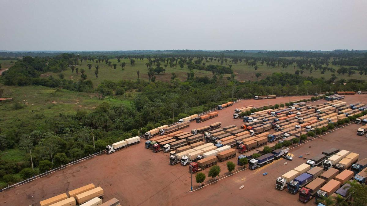 Vista aérea da Ferrogrão, tecnicamente chamada EF-170, que é um projeto de uma ferrovia longitudinal brasileira que formará o corredor ferroviário de exportação do Brasil pela Bacia Amazônica