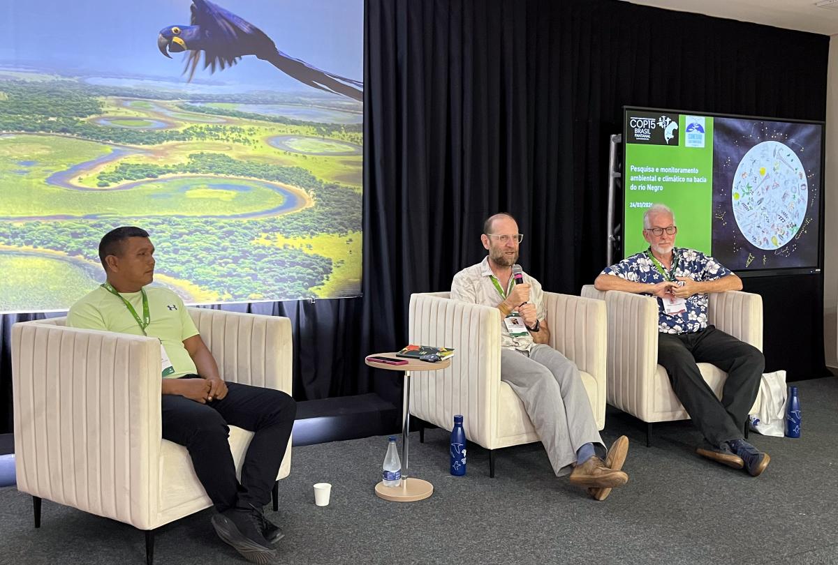 Tiago Pacheco, professor e pesquisador Koripako; Aloísio Cabalzar, antropólogo do ISA; e Mario Cohn-Haft, ornitólogo do Inpa