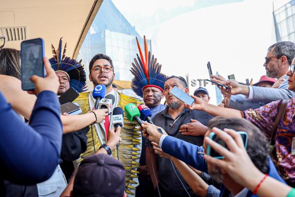 Maurício Terena, da Apib, concede entrevista coletiva após a saída da entidade do processo de conciliação no STF em 2024 | Tukumã Pataxó / Apib